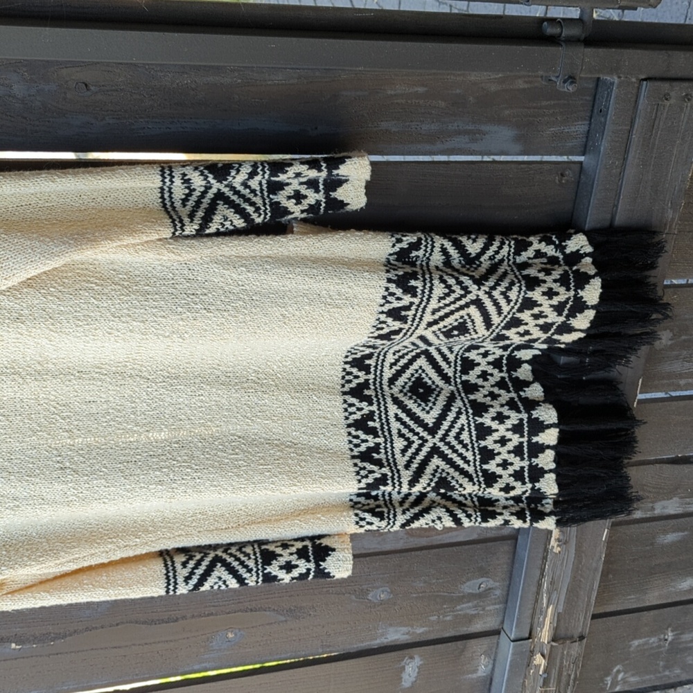 Aztec Pattern Knit Open-Front Fringe Cardigan, Size L - Picture 8 of 15